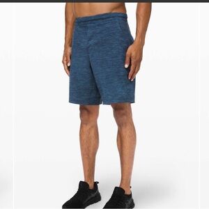 Lululemon Men’s Pace Breaker Short Size M 9" *Liner